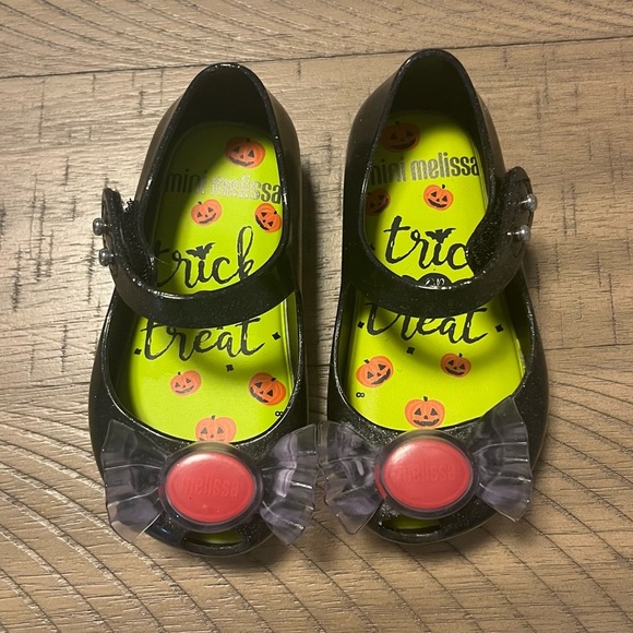 Mini Melissa size 5 - Picture 1 of 1